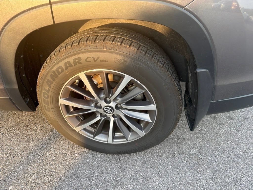 Used 2019 Predawn Gray Mica Toyota SE image 13