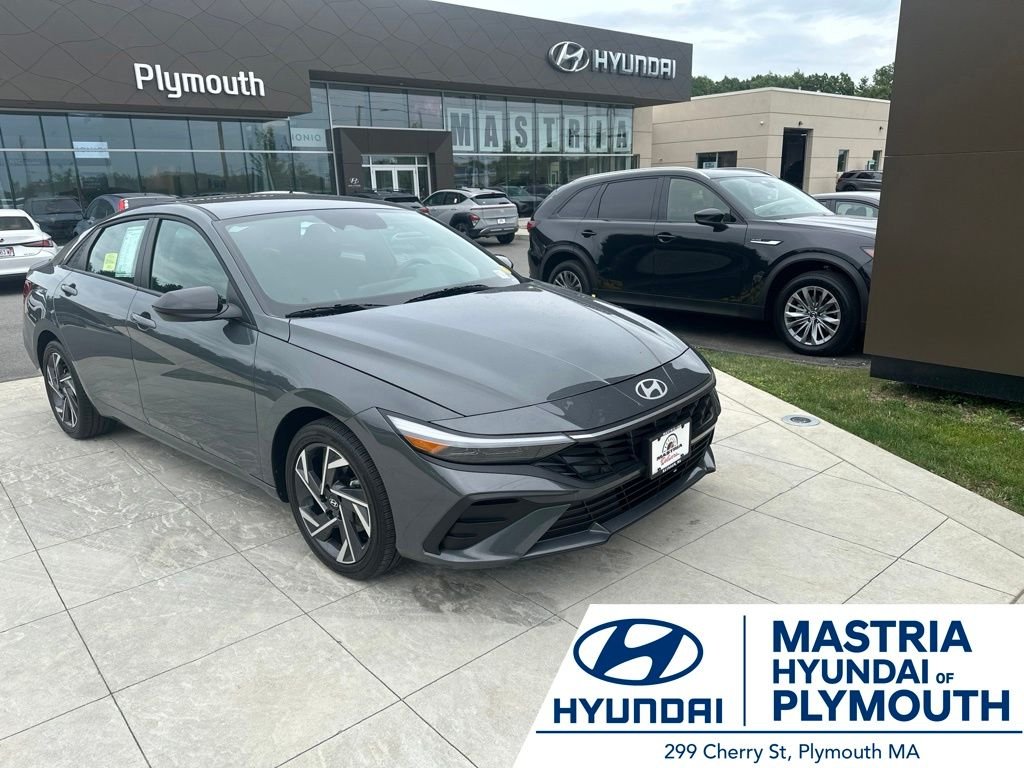 Used 2025 Gray Hyundai SEL Sport image 1