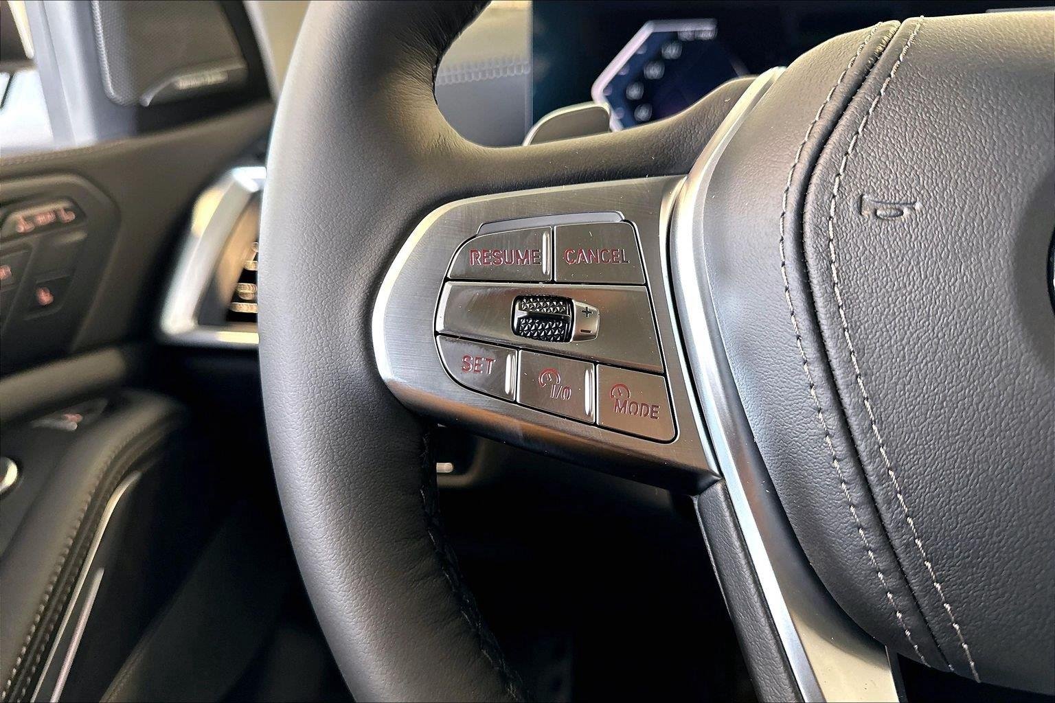 New 2027 Mineral White Metallic BMW xDrive40i image 10