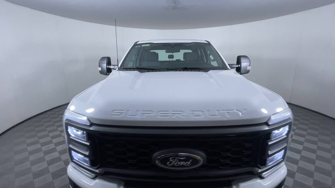 New 2026 Oxford White Ford XL image 3