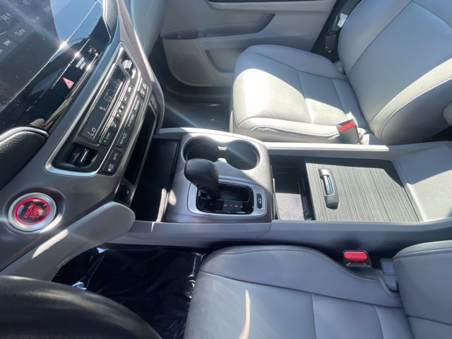 Used 2019 Lunar Silver Metallic Honda EX-L image 26