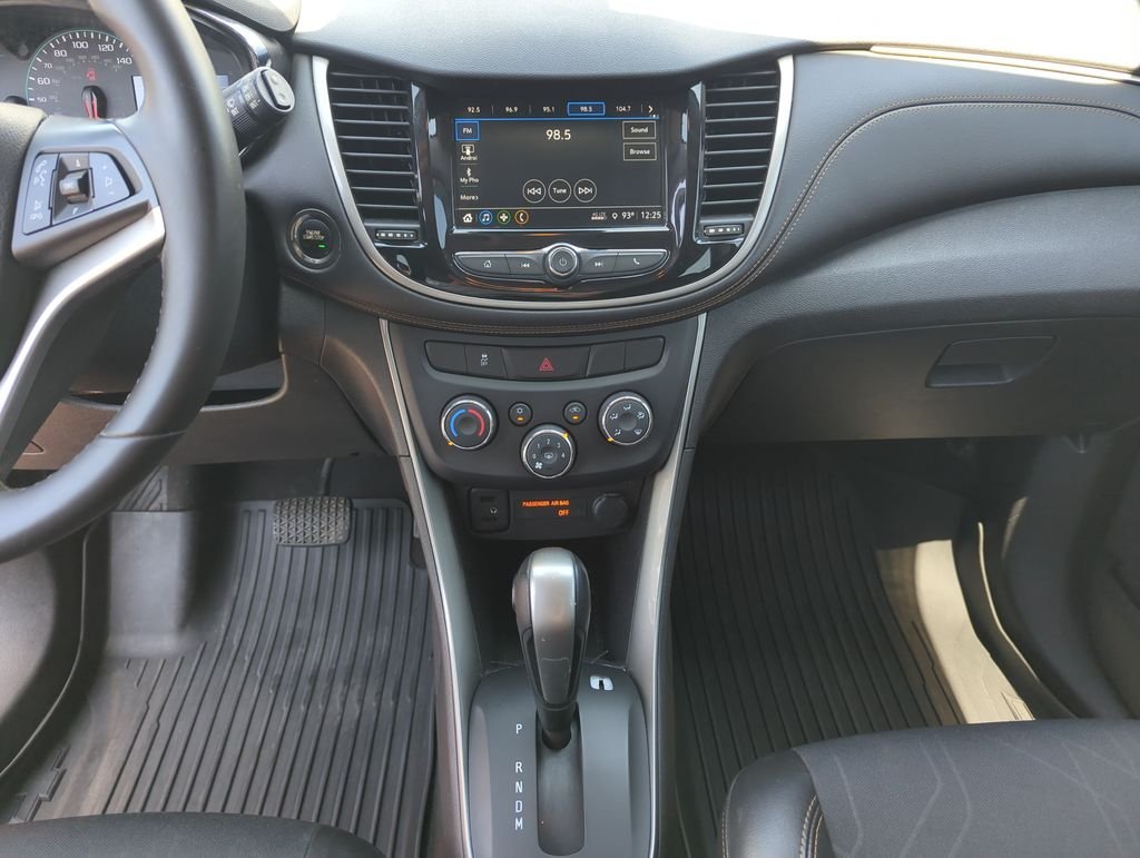 Used 2018 Red Chevrolet LT image 25