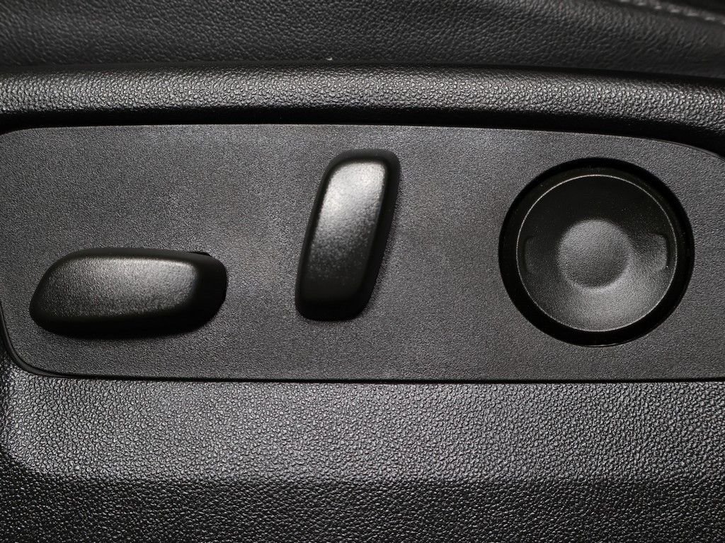 2023 Chevrolet Suburban Z71 - Photo 32