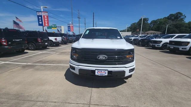 New 2026 Oxford White Ford XLT image 4