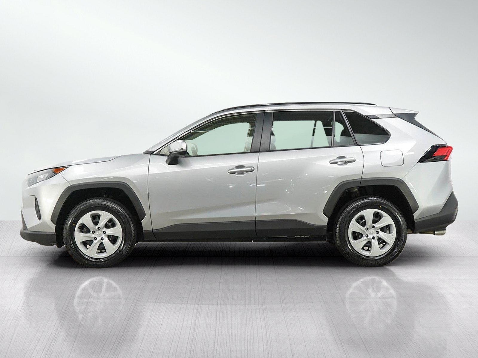Used 2019 Toyota RAV4 LE with VIN JTMG1RFV6KJ010600 for sale in Burnsville, Minnesota