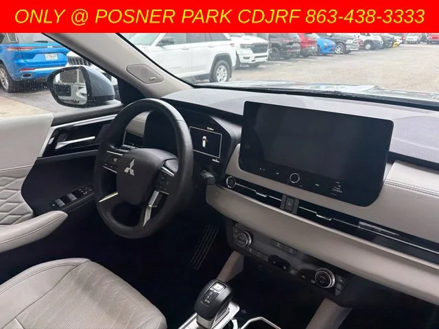 Used 2025  Mitsubishi SEL image 5