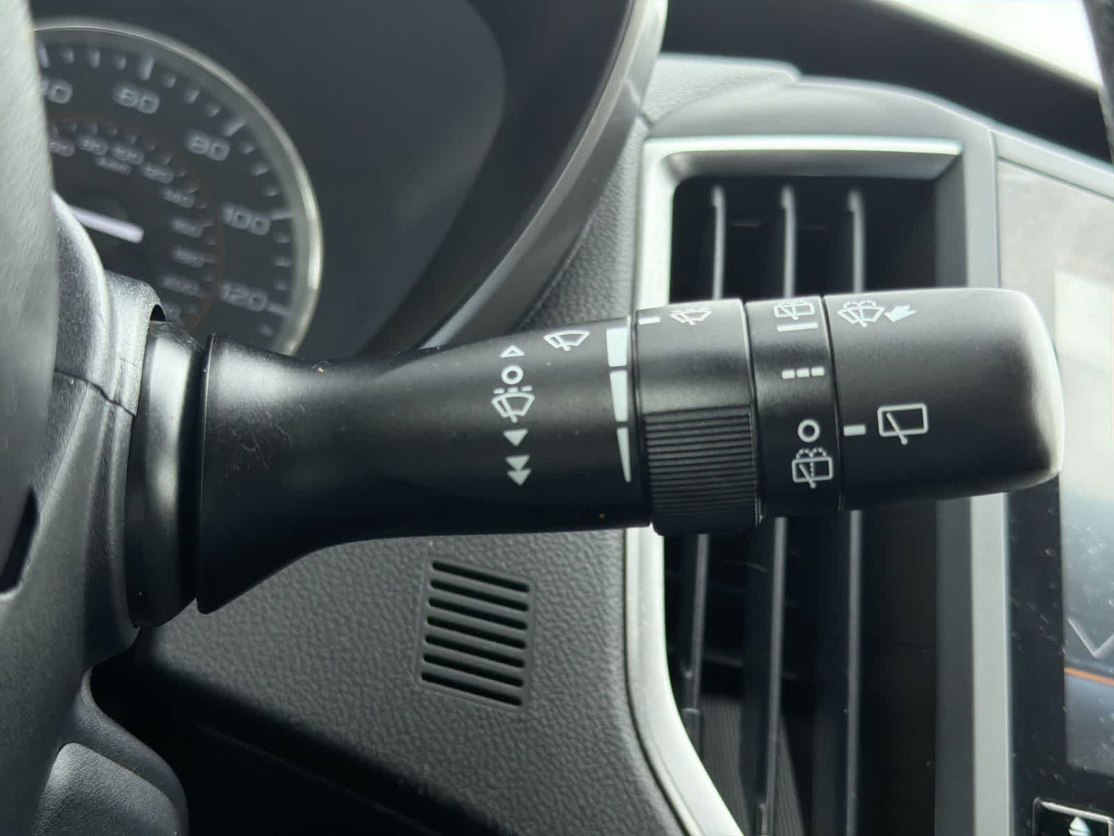 Used 2019 Ice Silver Metallic Subaru Limited image 26
