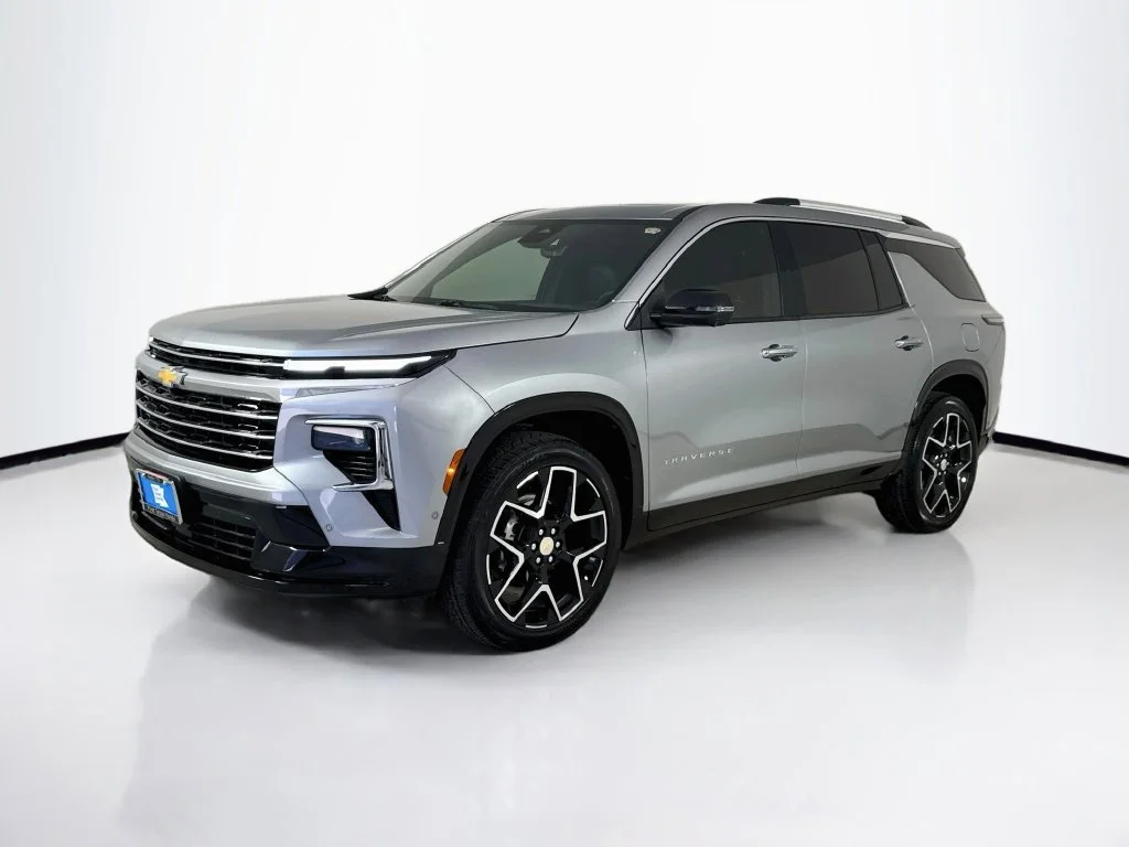 Used 2025 Sterling Gray Metallic Chevrolet High Country image 3