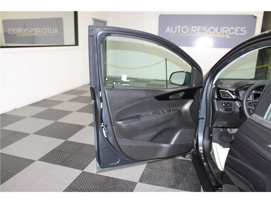 Used 2021 Nightfall Gray Chevrolet 1LT image 11