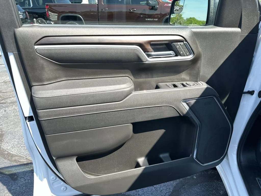 Certified Used 2026 Summit White GMC SLT image 18