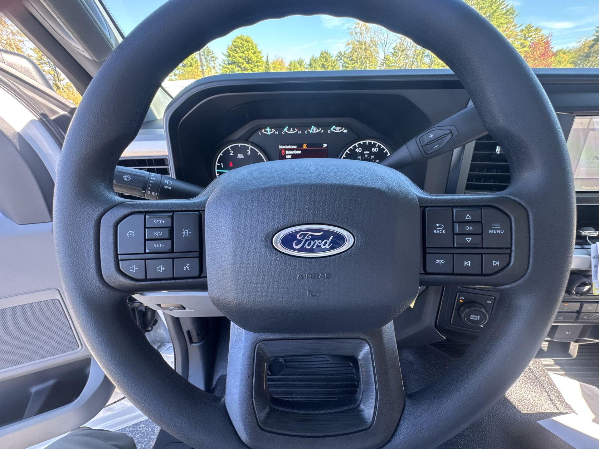 New 2026 Oxford White Ford F-550® XL image 7
