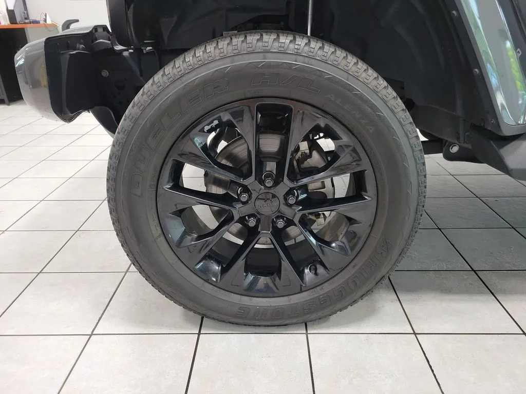 Used 2021 Gray Jeep High Altitude image 49