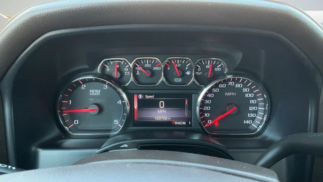 Used 2015 White GMC SLE image 15