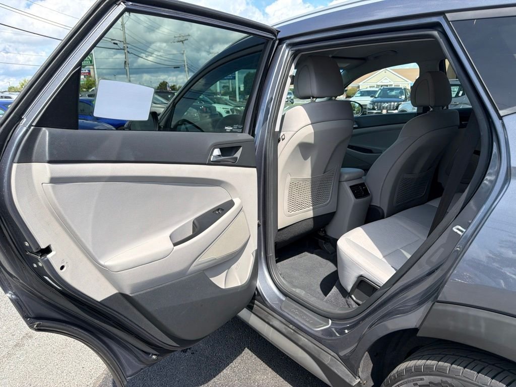 Used 2017 Gray Hyundai Sport image 31