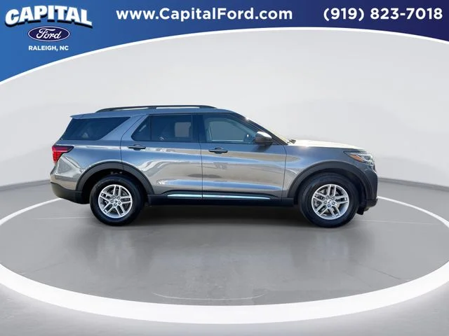 Used 2025 Gray Ford Active image 9