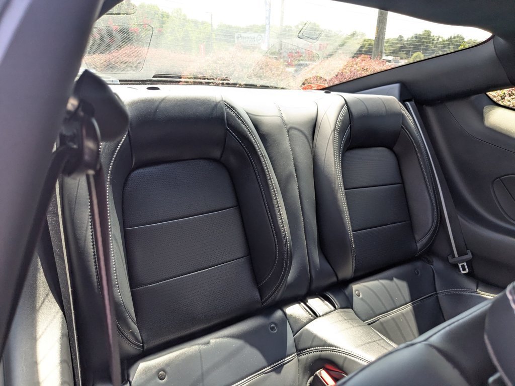Used 2025  Ford GT Premium image 24