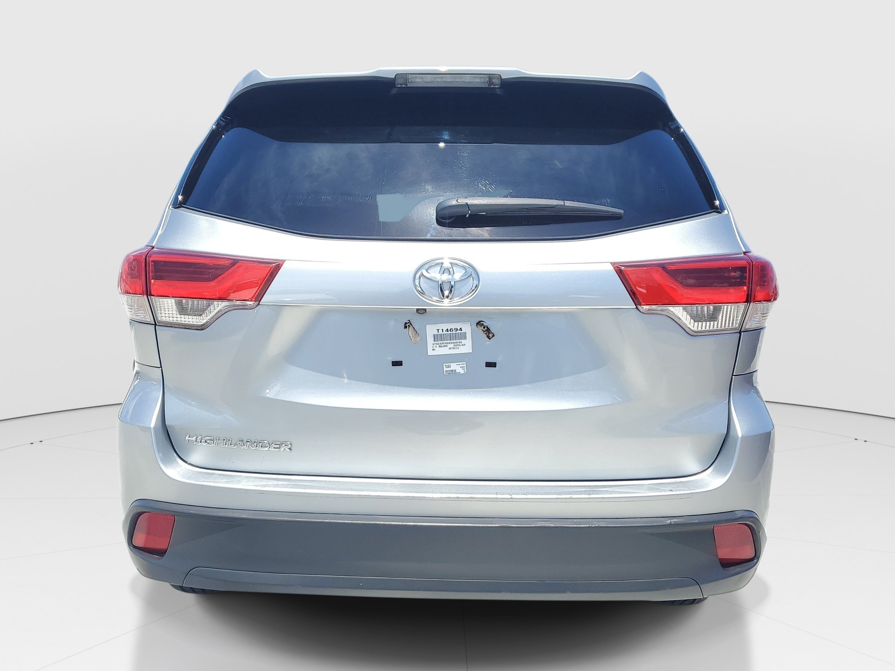 Used 2019 Celestial Silver Metallic Toyota LE image 5