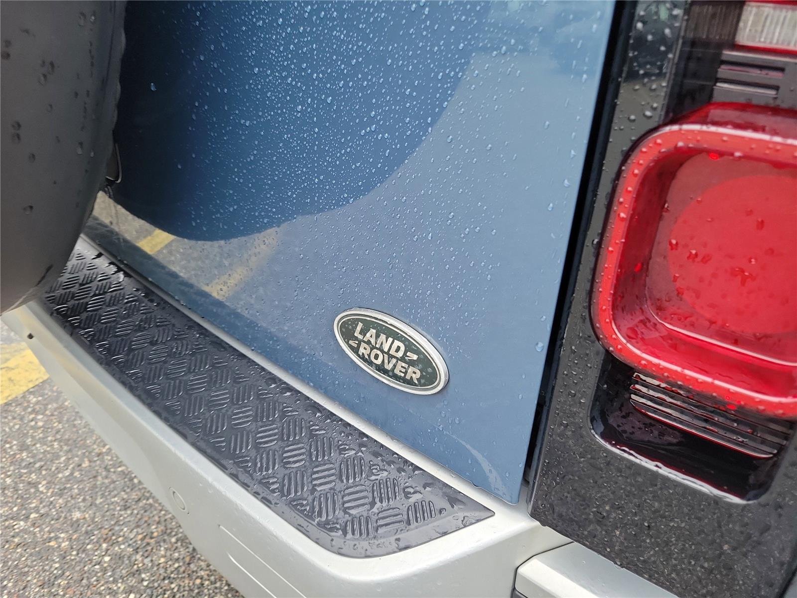 Used 2020 Fuji White Land Rover HSE image 8
