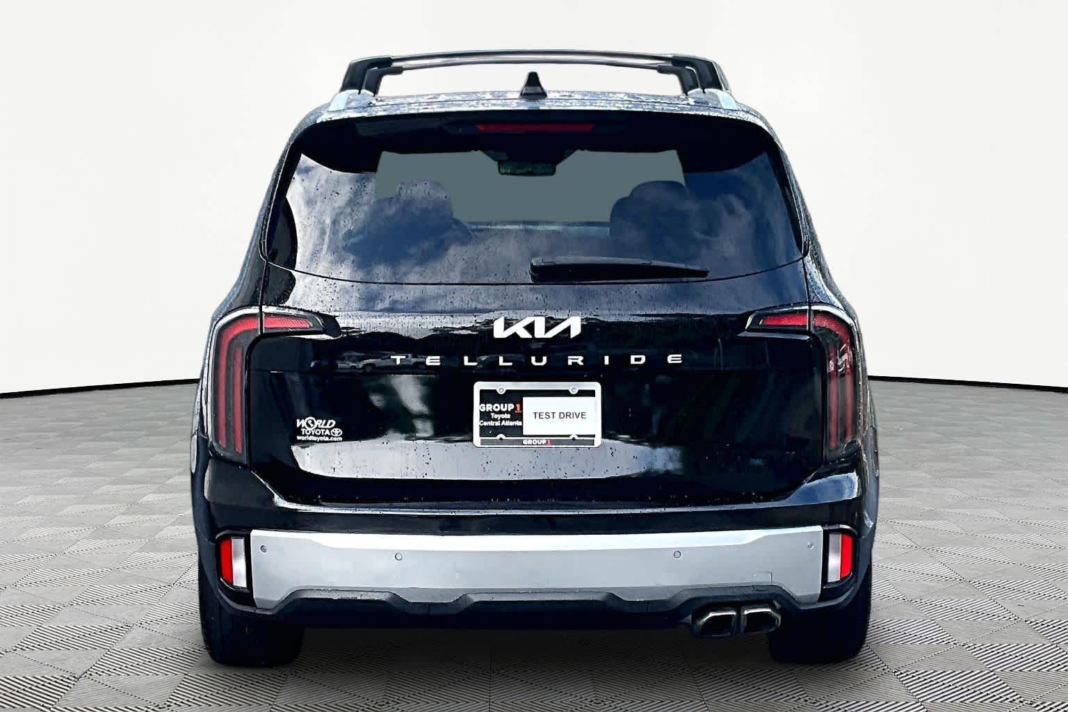 Used 2024 Ebony Black Kia SX Prestige image 5