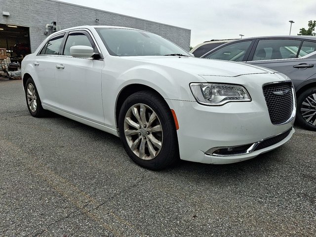 2016 Chrysler 300 Limited