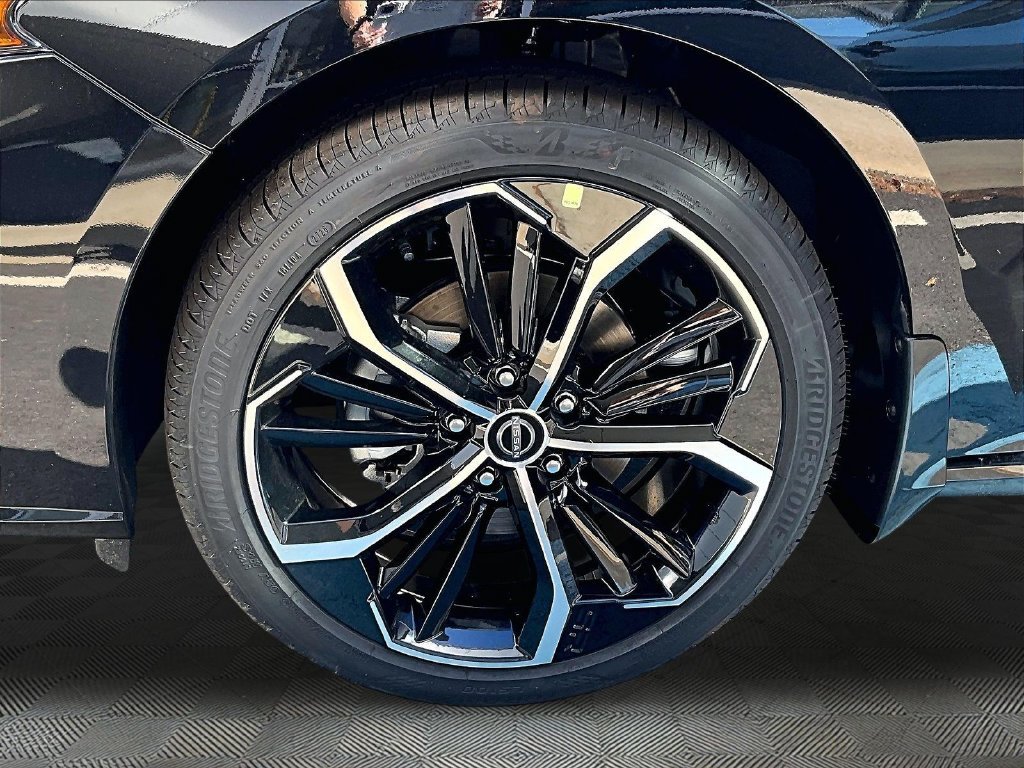 New 2026 Black Nissan 2.5 SR image 12