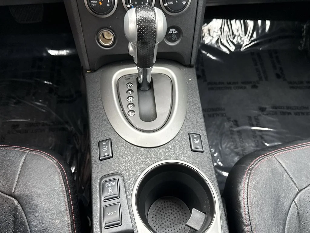 Used 2013 Black Nissan SL image 20