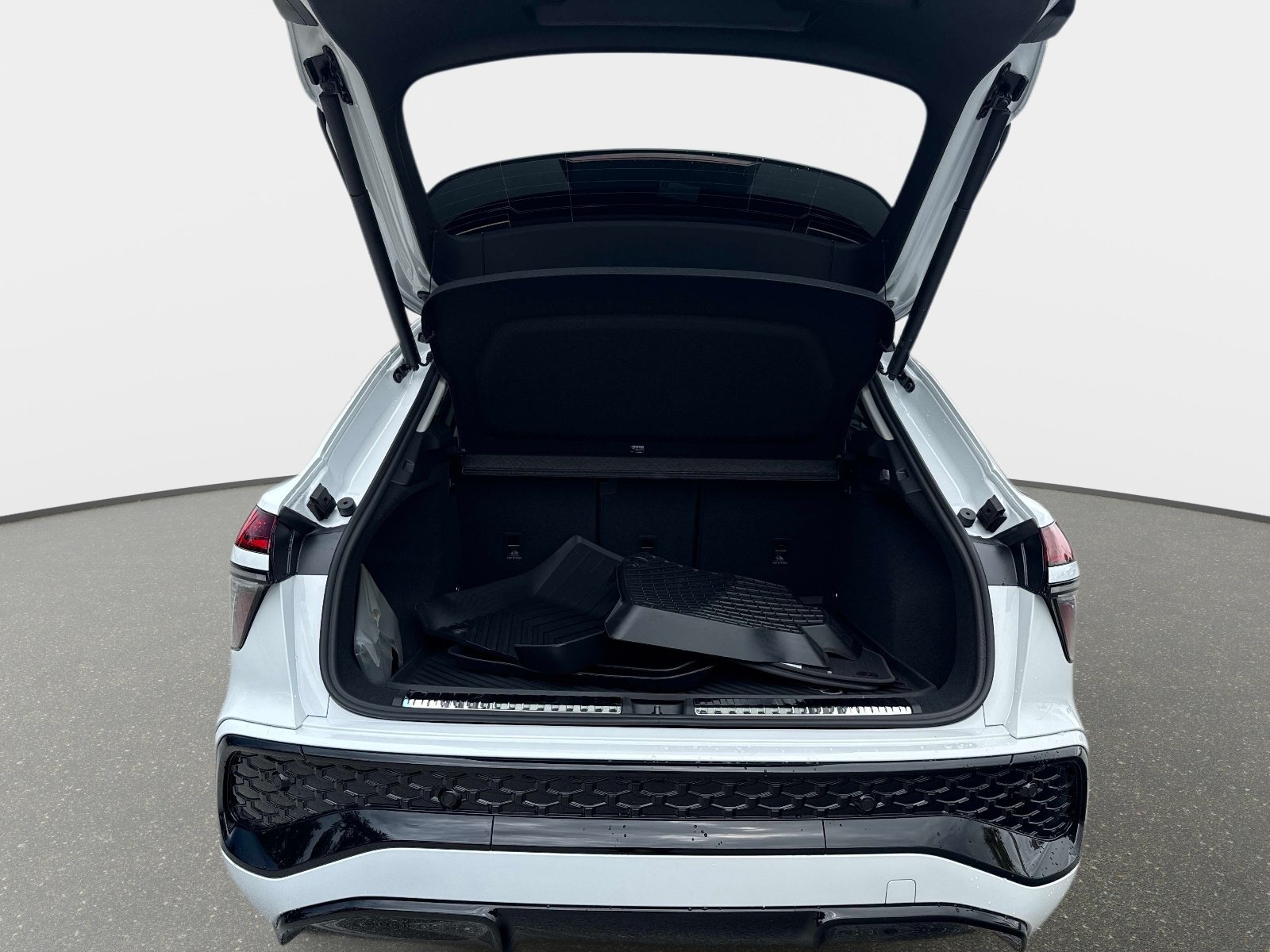 New 2026 Glacier White Metallic Audi S line image 9