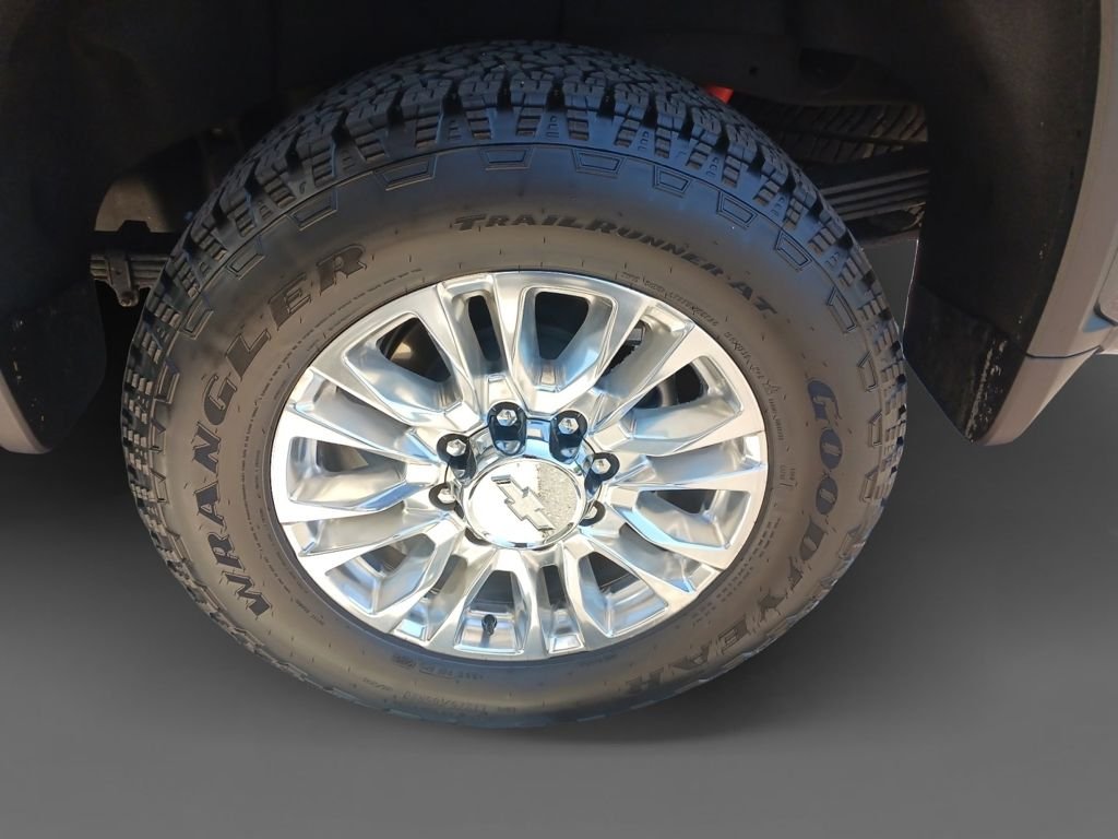 Used 2020 Gray Chevrolet High Country image 37