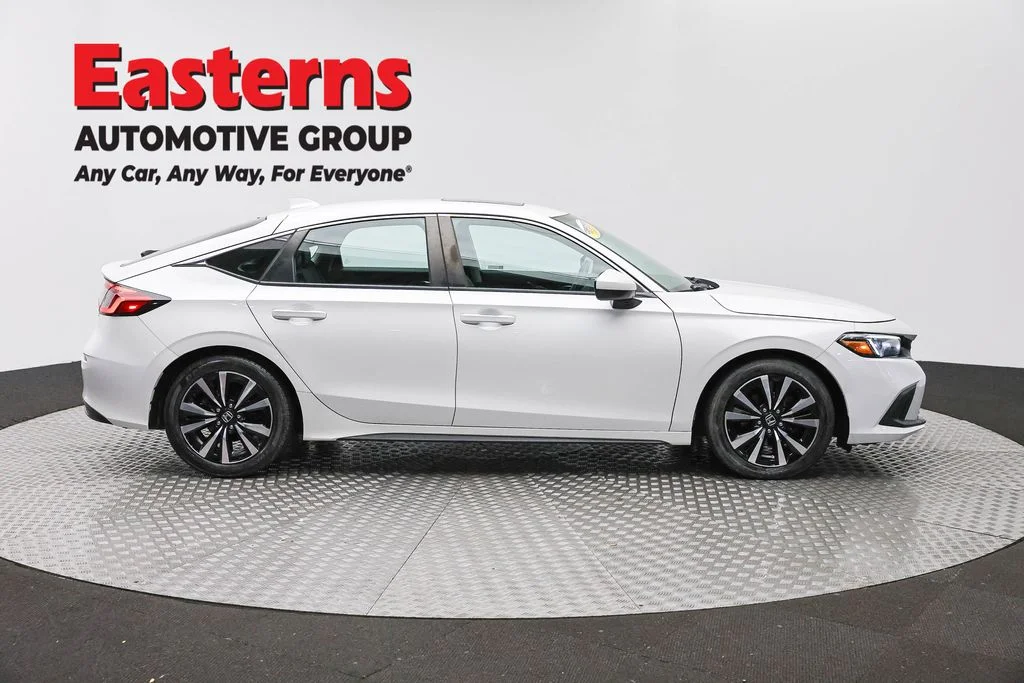 Used 2023 White Honda EX-L image 4