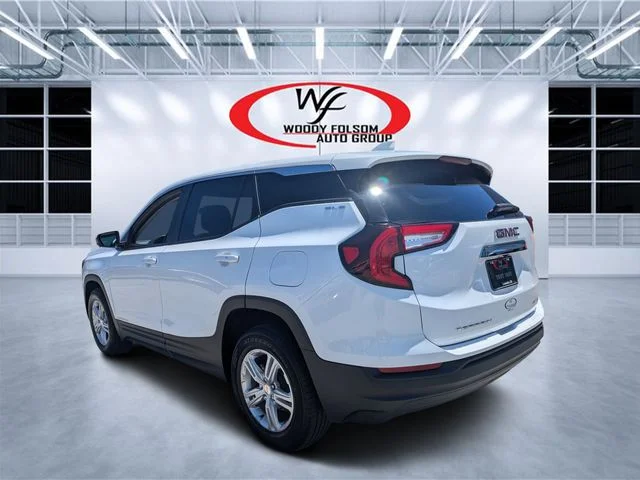 Used 2024 White GMC SLE image 6
