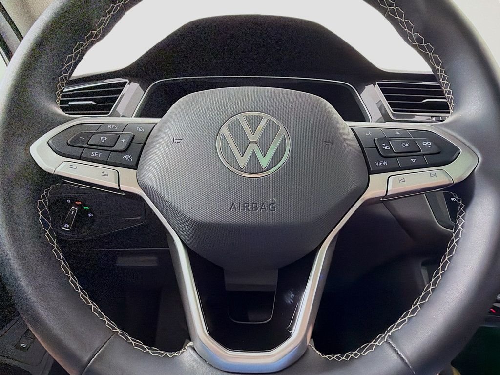 Used 2024 Pure White Volkswagen 2.0T SE 4MOTION image 11