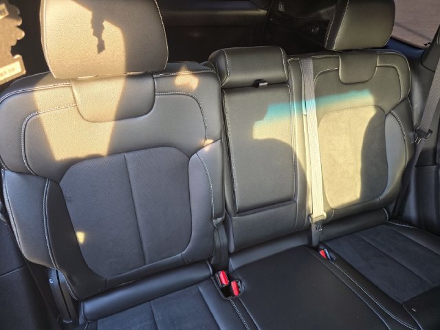 Certified Used 2024 Diamond Black Crystal Pearlcoat Jeep Altitude image 33