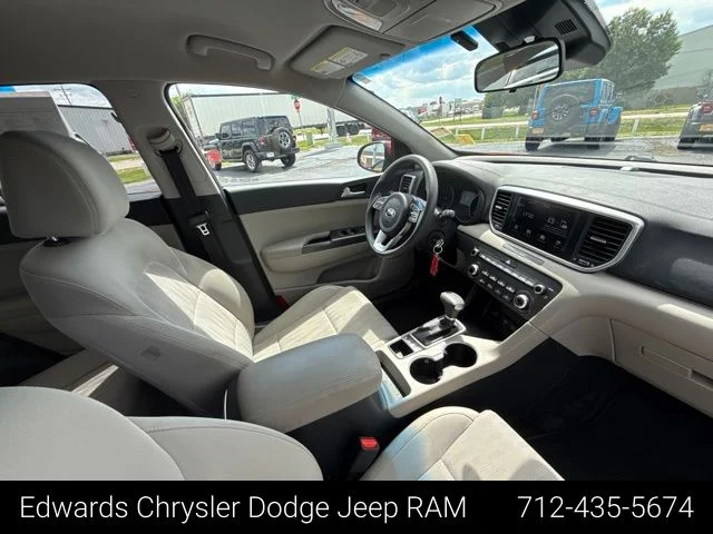 Used 2020 Red Kia LX image 35