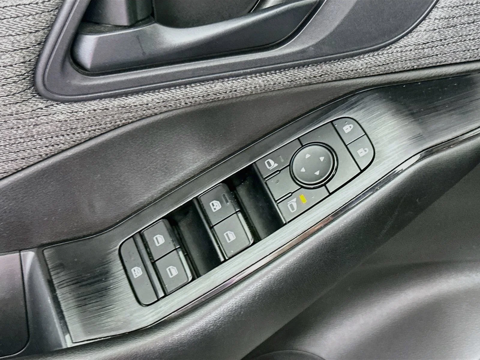 Used 2023 Gray Nissan S image 18