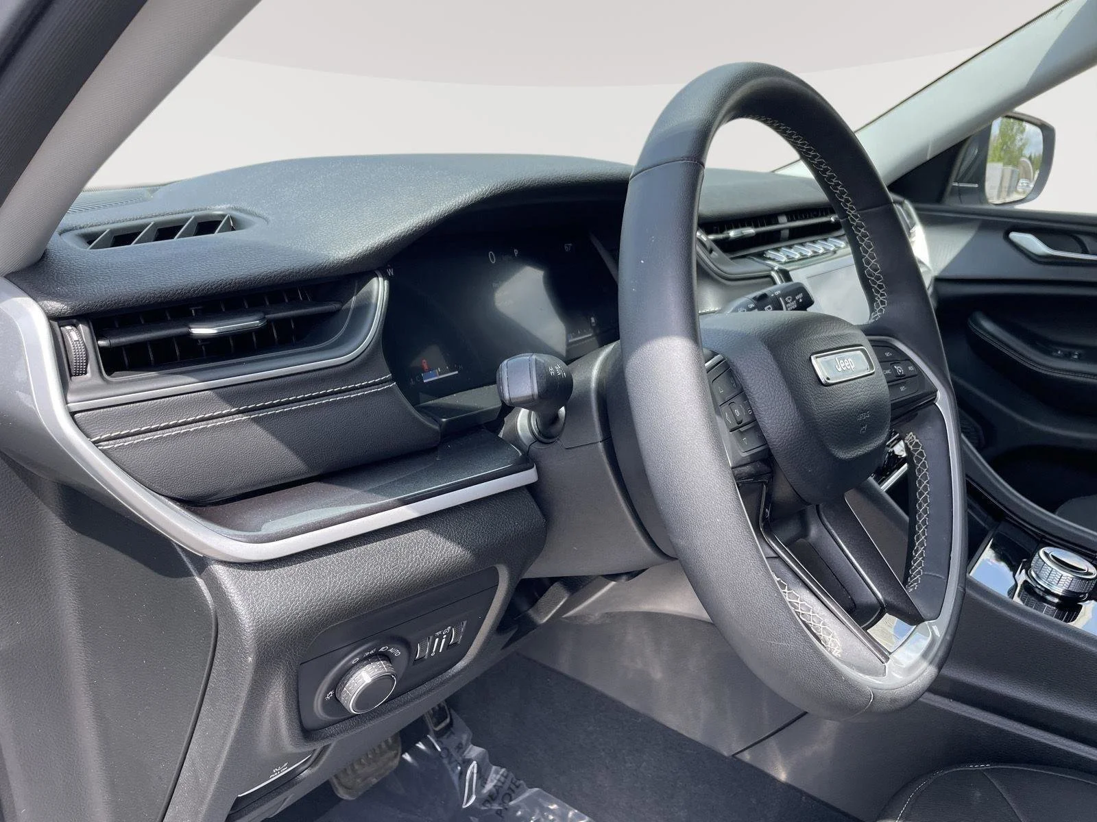 Used 2023 Bright White Clearcoat Jeep Laredo image 32