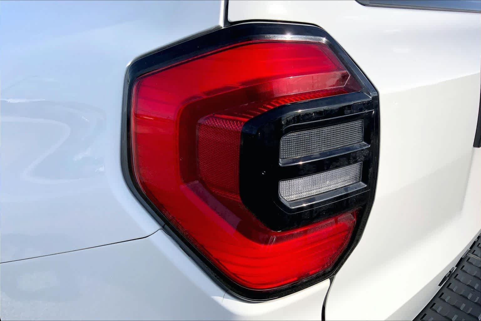 Used 2025 Ice Cap Toyota SR5 image 28