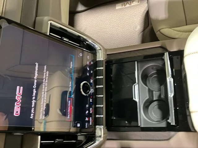 2026 GMC Yukon Denali - Photo 21