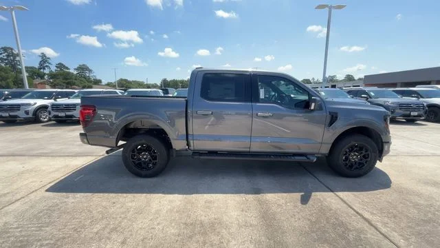 New 2026 Carbonized Gray Metallic Ford XLT image 10