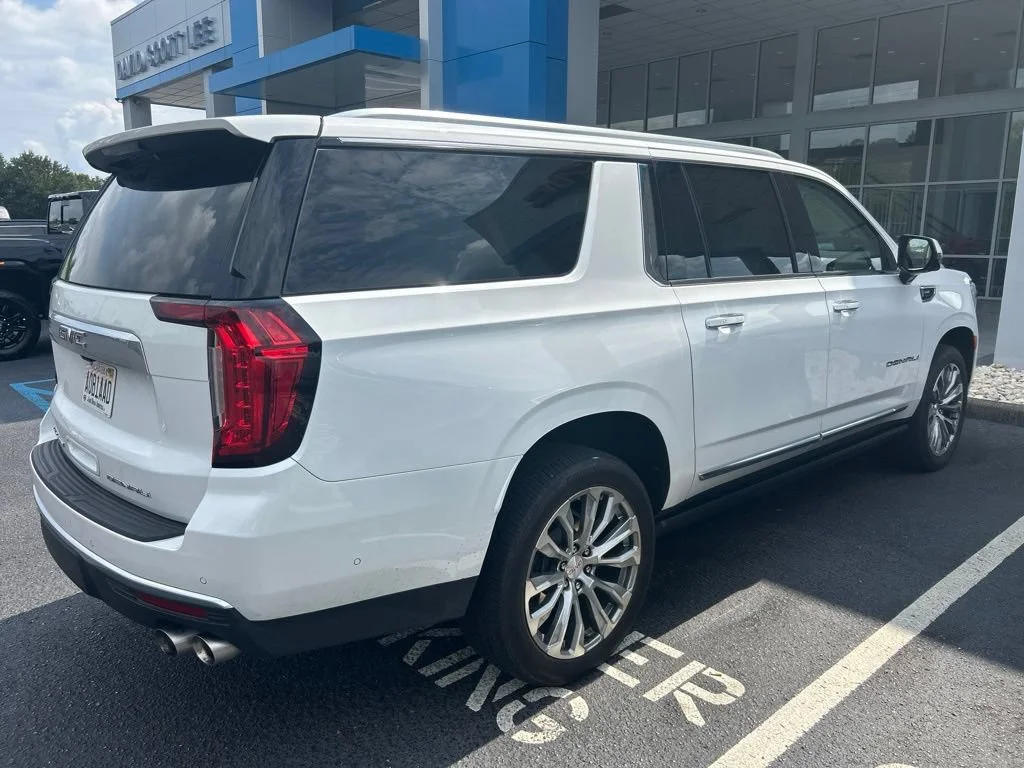 Used 2024 White Frost Tricoat GMC Denali image 4
