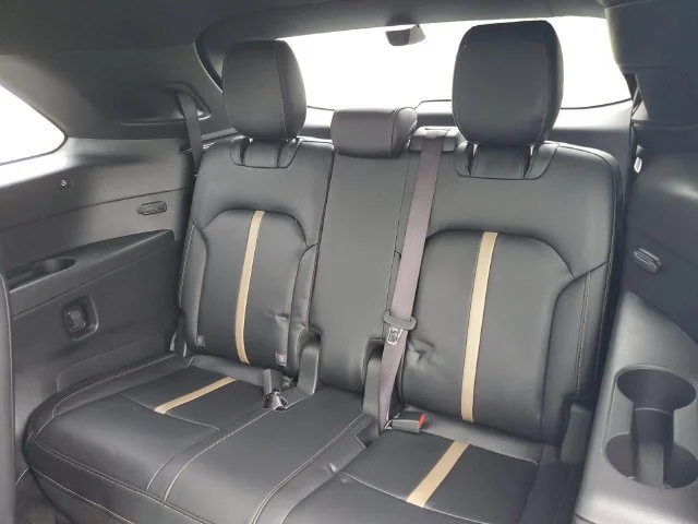 Used 2025 Platinum Quartz Mazda S Premium Package image 28