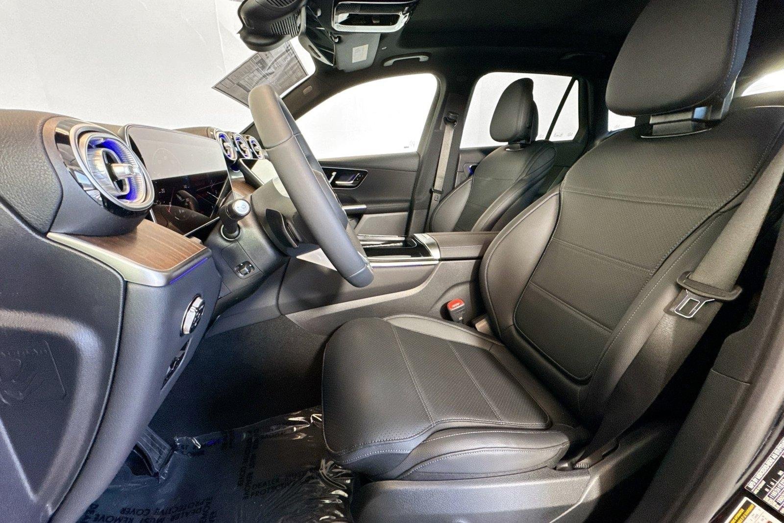 New 2026 Black Mercedes-Benz GLC 300 image 18