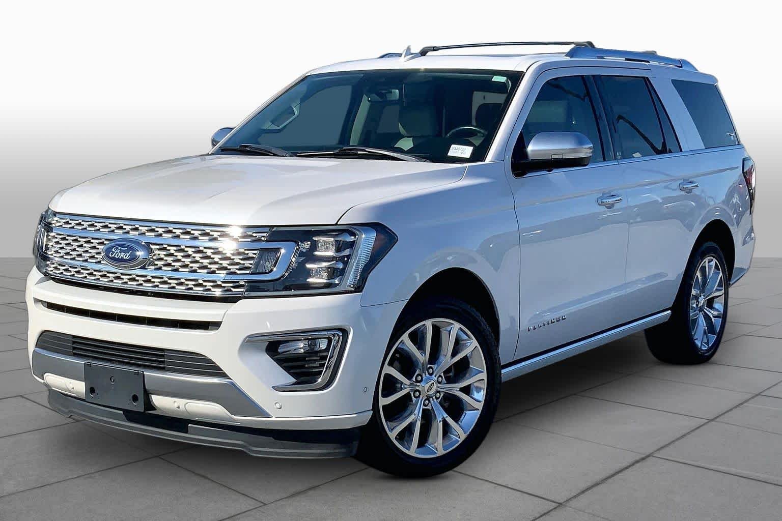 Used 2018 White Platinum Metallic Tri-Coat Ford Platinum image 2