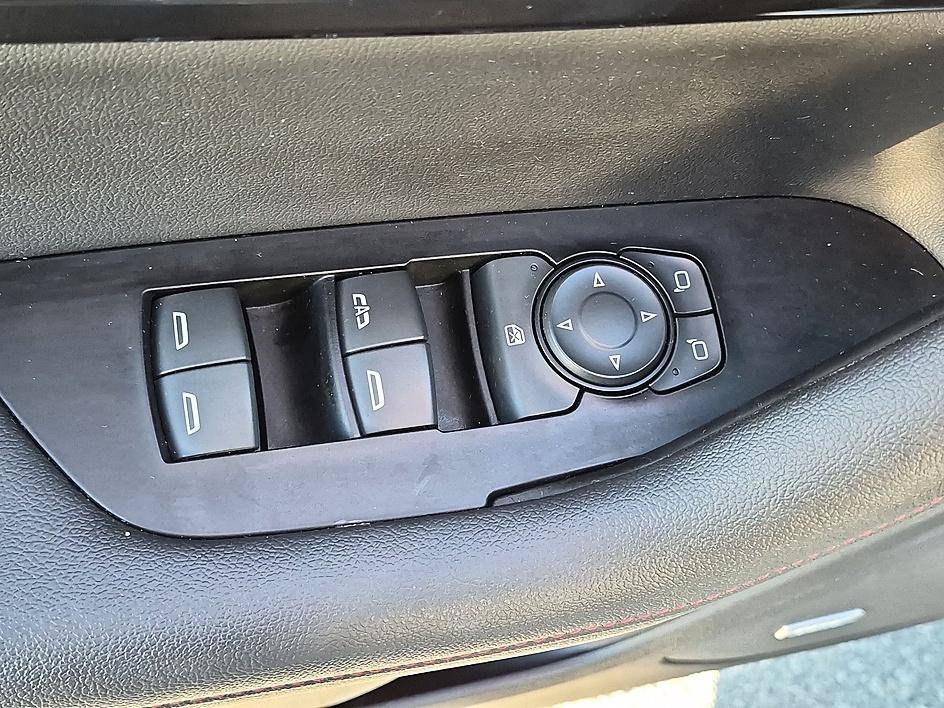 Used 2019 SUMMIT WHITE Chevrolet RS image 13