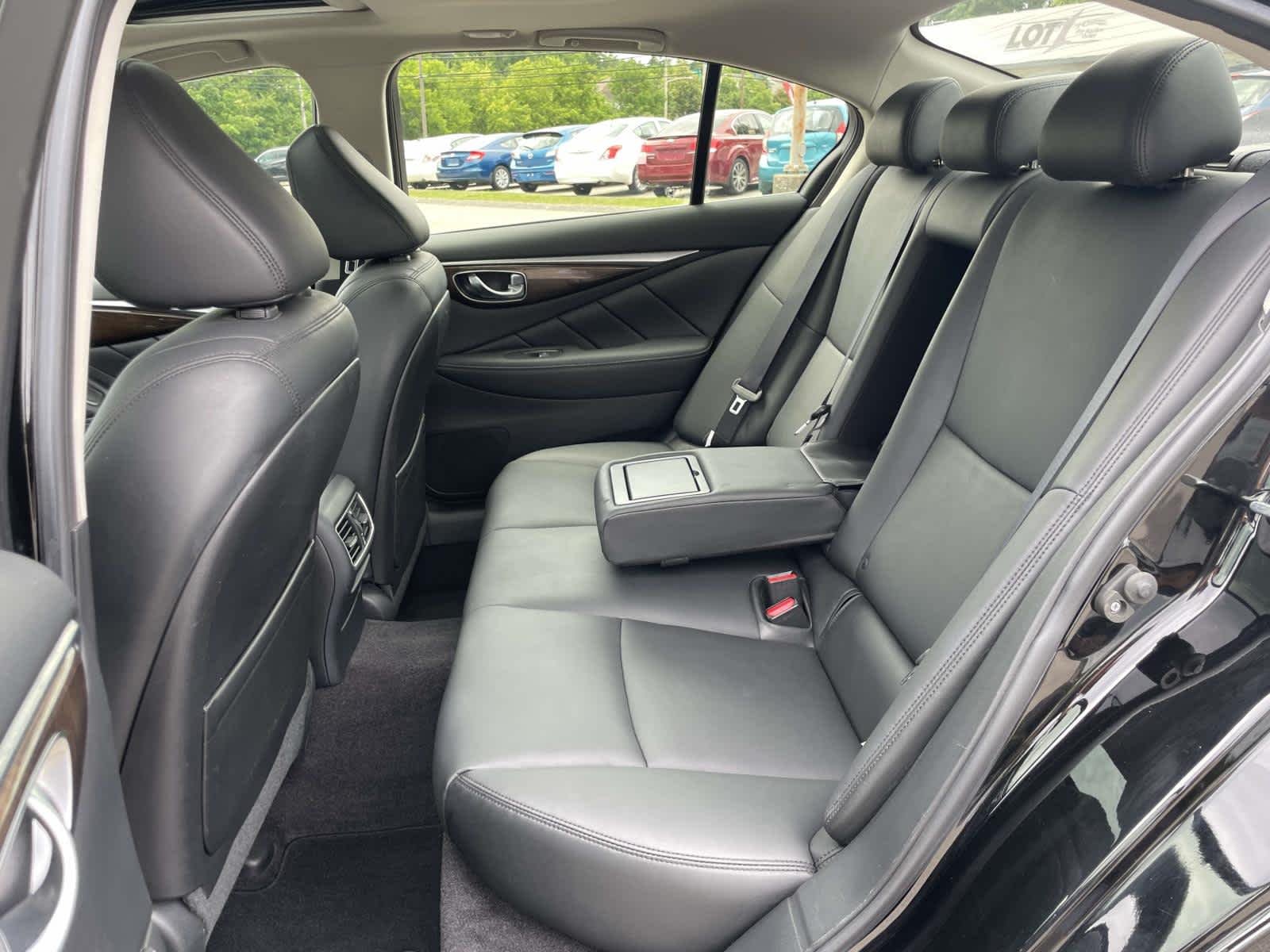 Used 2018 Black Obsidian INFINITI 3.0t LUXE image 19