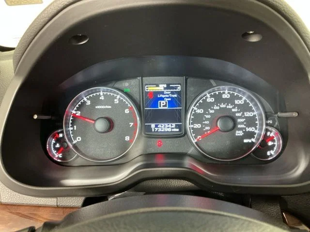 Used 2014 Silver Subaru 2.5i image 17