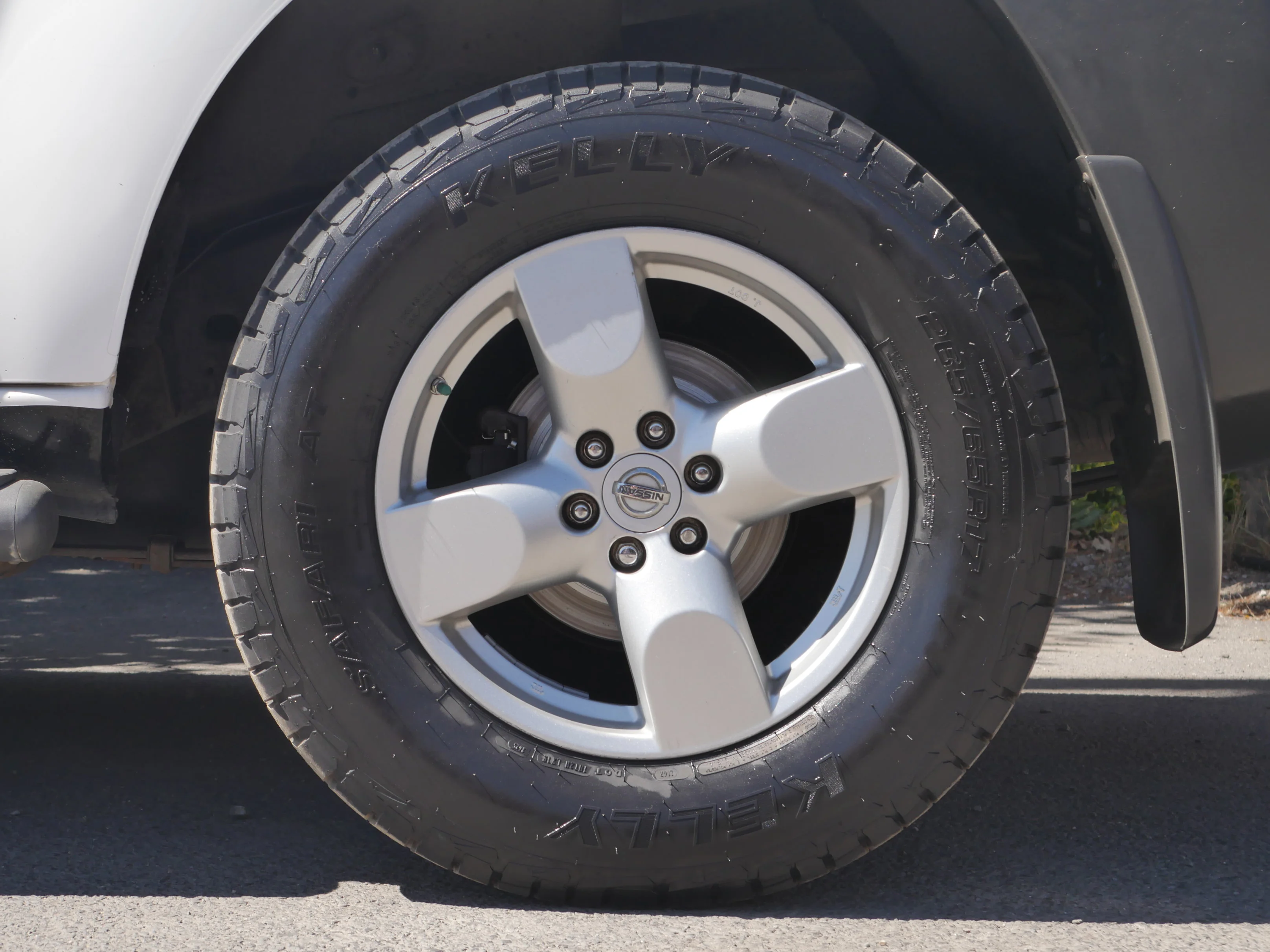 Used 2008 Avalanche Nissan SE image 14