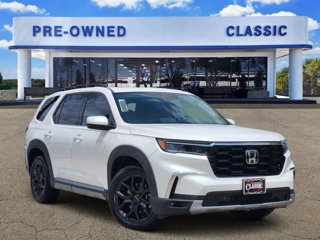 2025 Honda Pilot Touring 2WD's photo