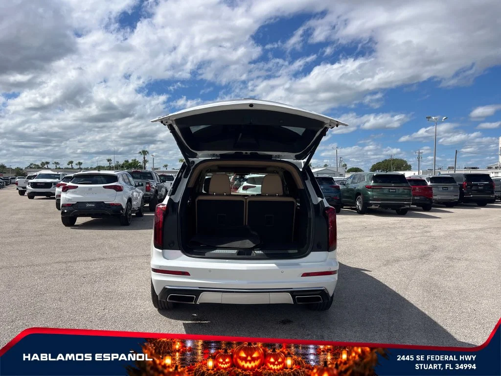 Used 2023 CRYSTAL WHITE TRICOAT Cadillac AWD Premium Luxury image 17