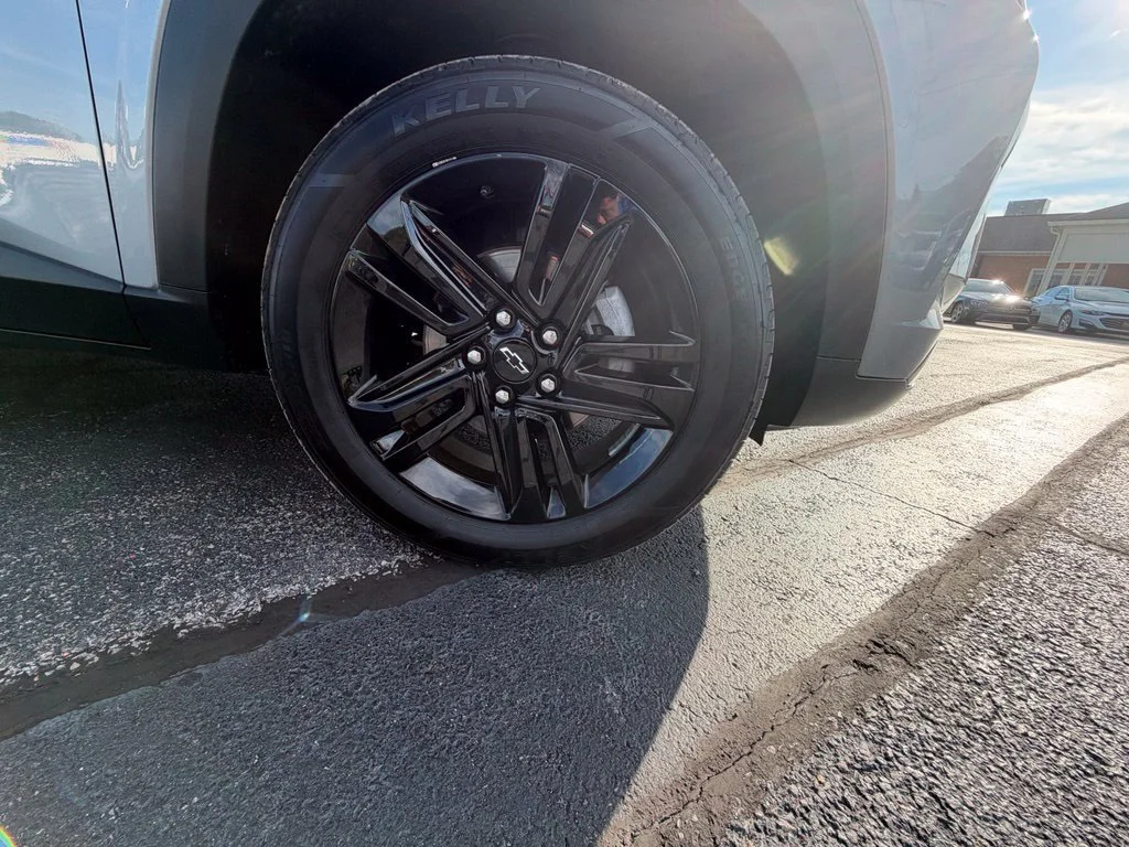 Used 2025 Sterling Gray Metallic Chevrolet ACTIV image 14