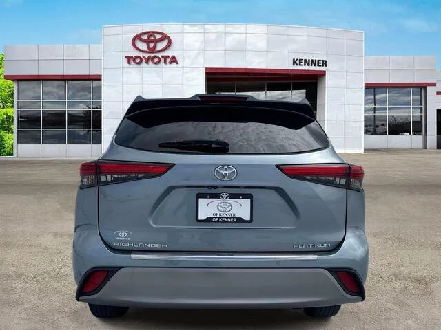 Used 2023 Moon Dust Toyota Platinum image 5